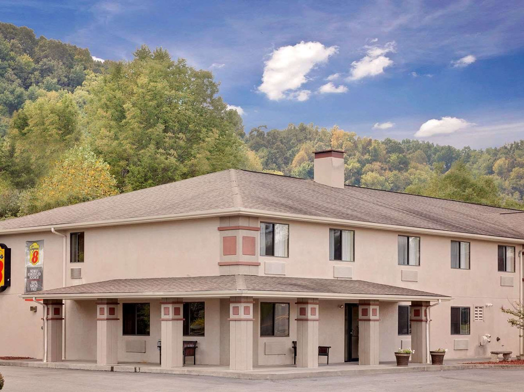 Super 8 by Wyndham Lebanon