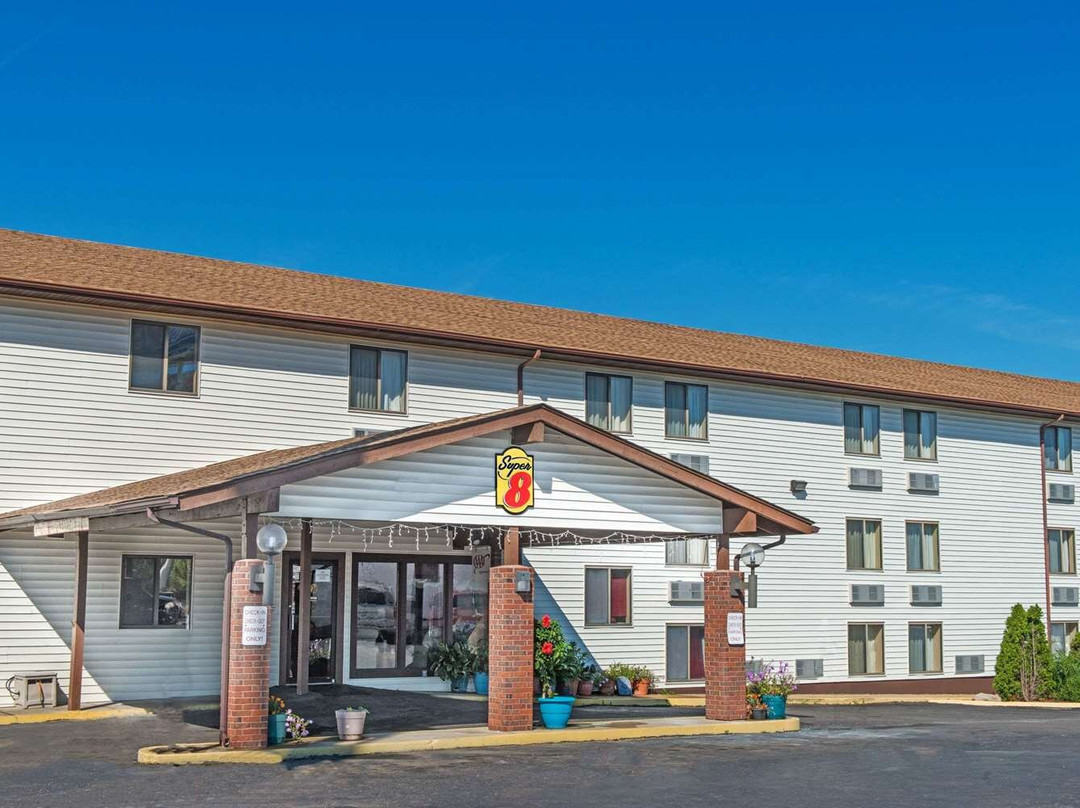 Super 8 by Wyndham Sullivan