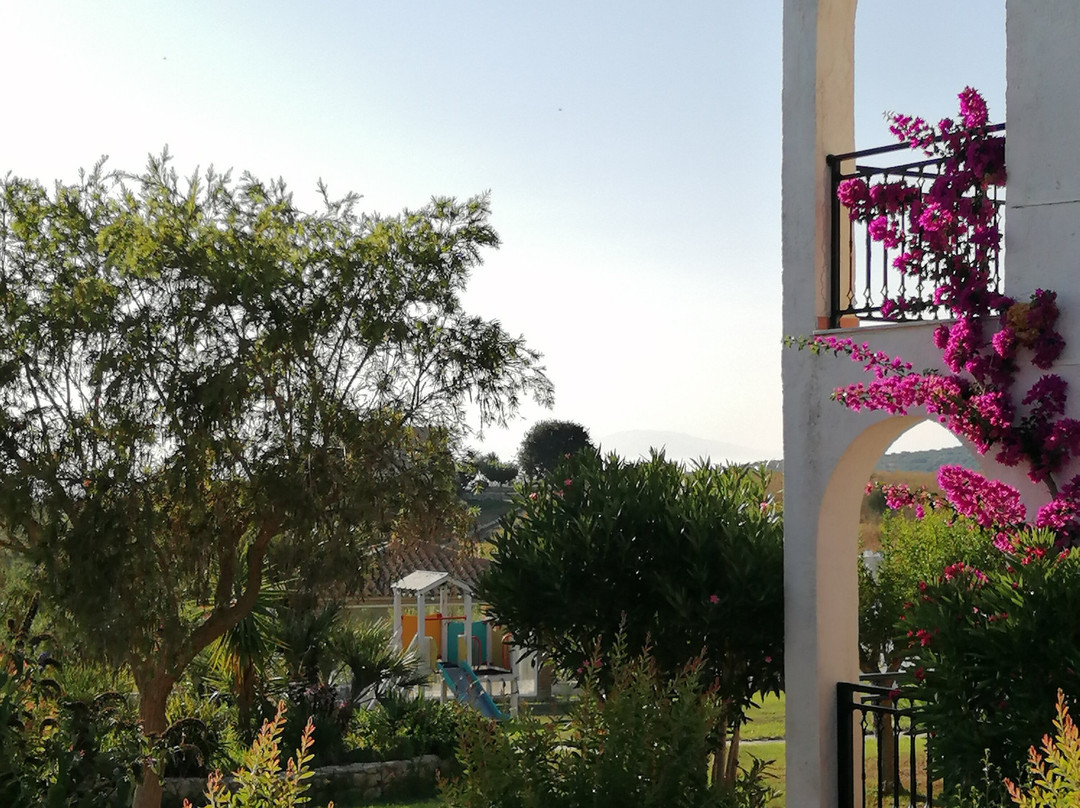 Helidonia Apartments主图