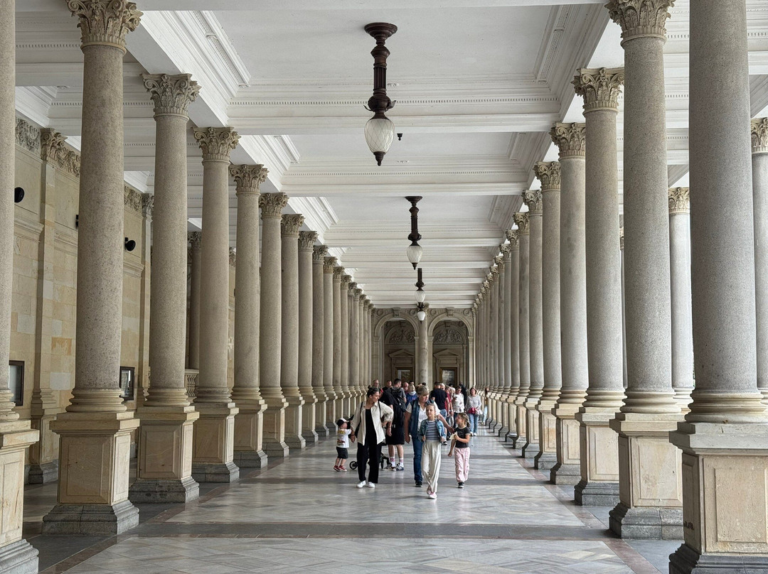 瓦杰迪洛温泉回廊-卡罗维发利必去景点