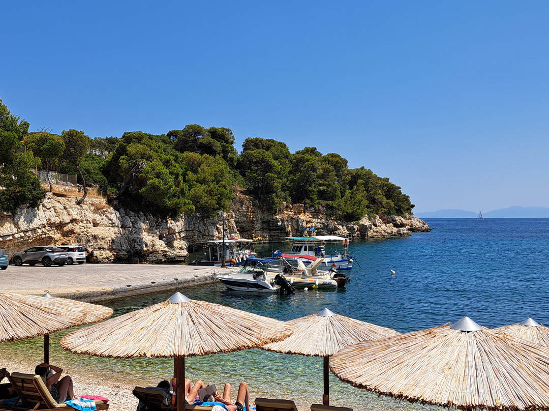 Roussoum Gialos Beach-Patitiri必去景点