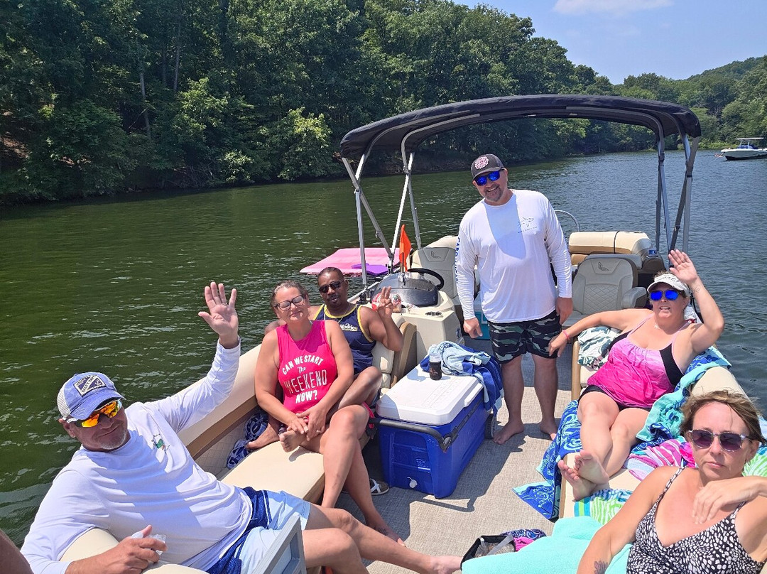 Adventure Boat Rentals-Lake Ozark必去景点