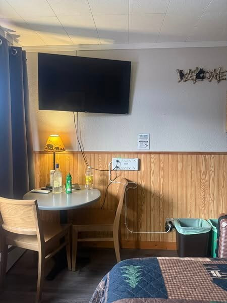 Maple Grove Motel主图