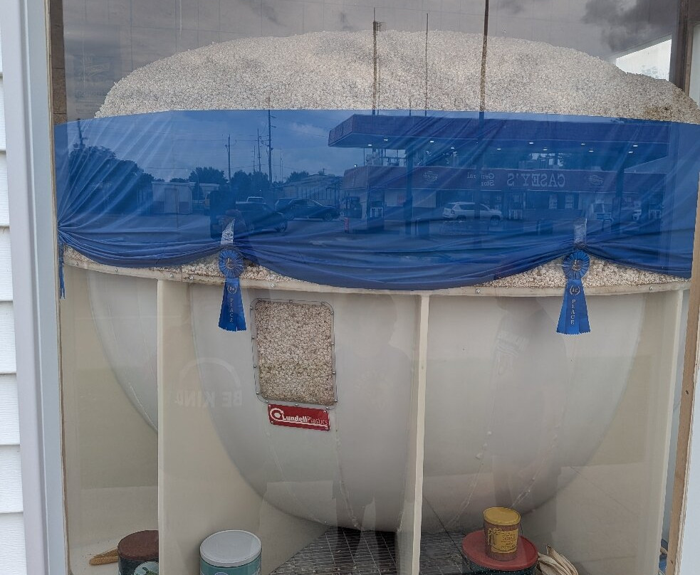 World's Largest Popcorn Ball-Sac City必去景点