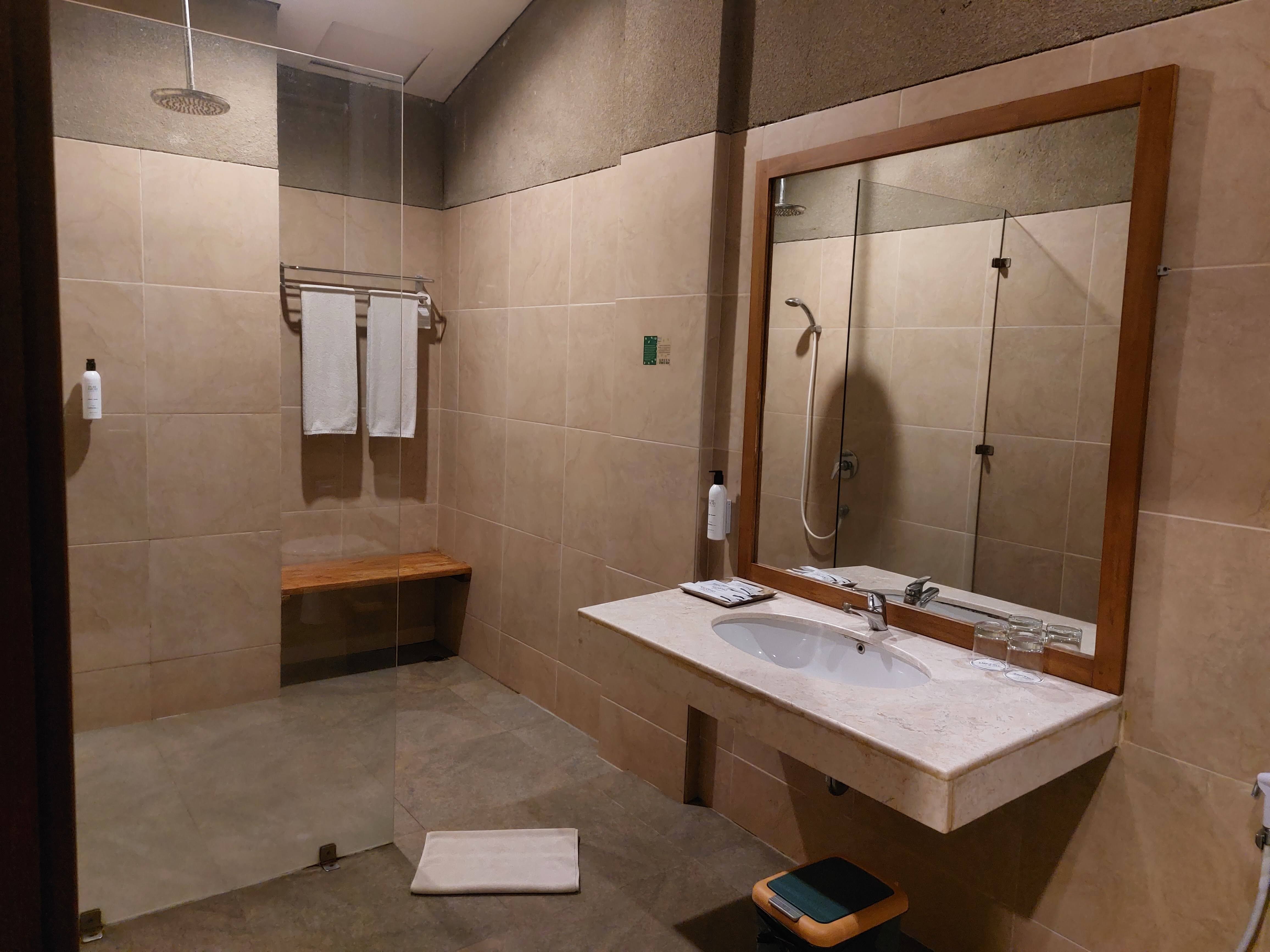 Luwansa Beach Resort-浴室