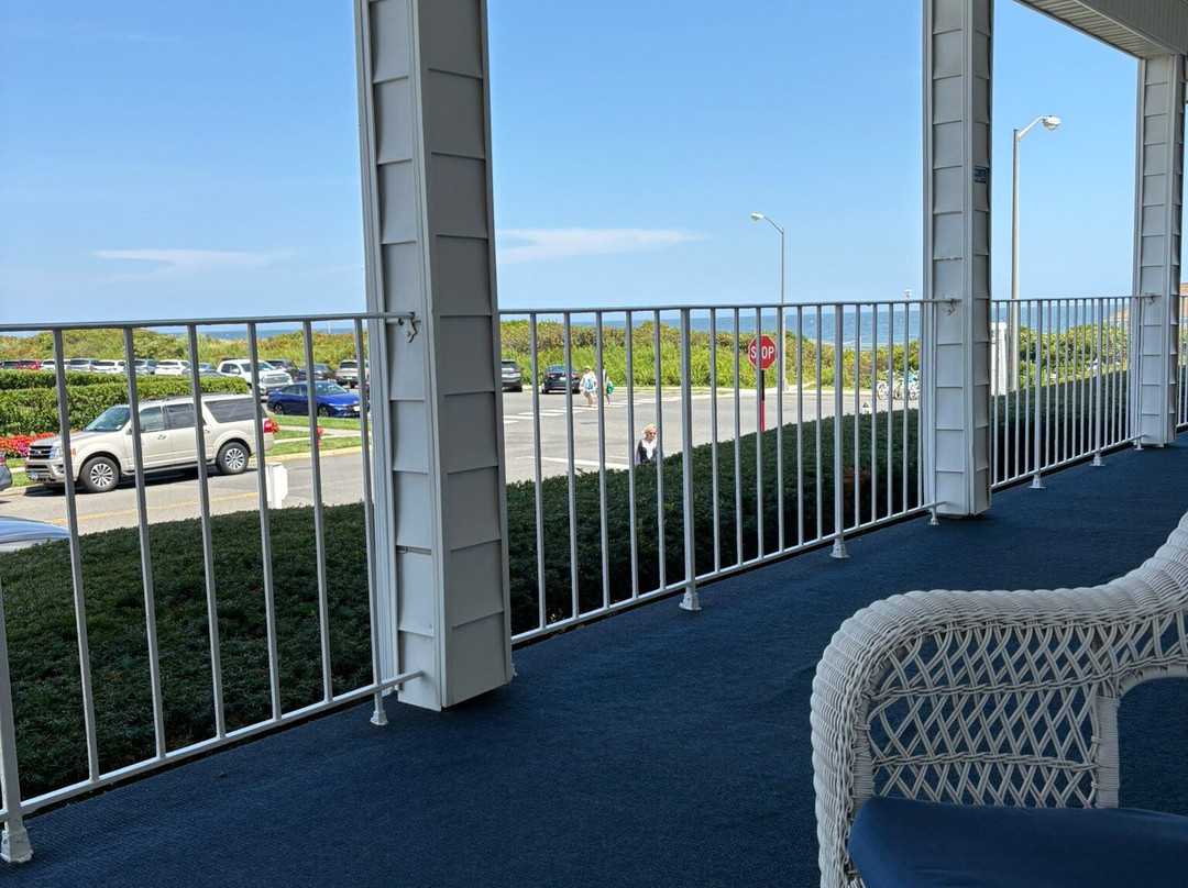 The Breakers on the Ocean主图