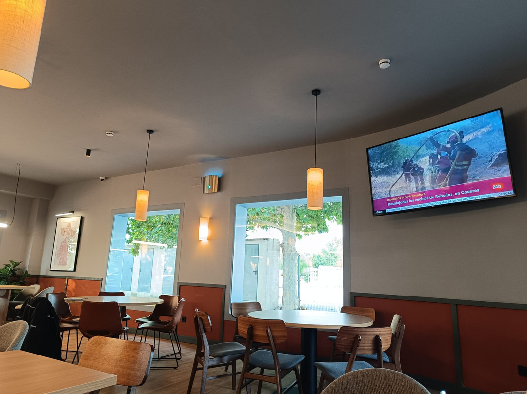 B&B HOTEL Figueres主图