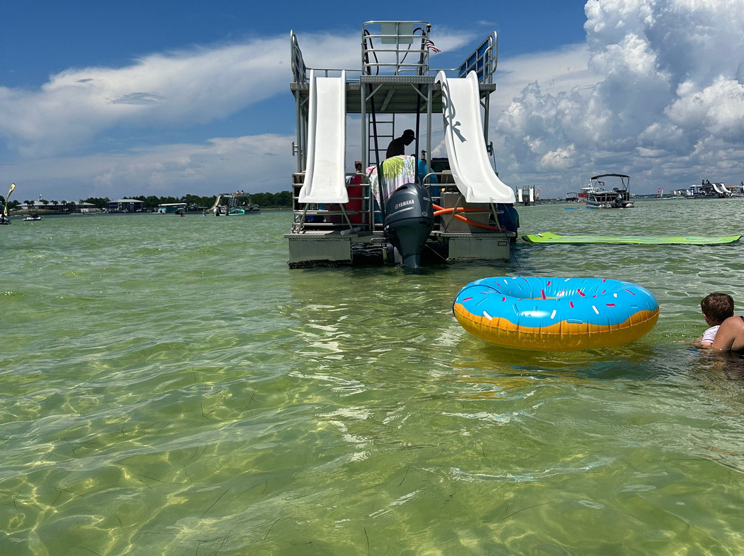 Double Fun Pontoon Rentals-德斯廷必去景点