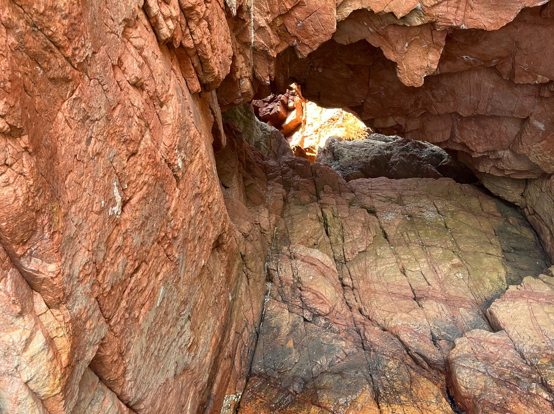 Karibu Diving & Travel-San Teodoro必去景点