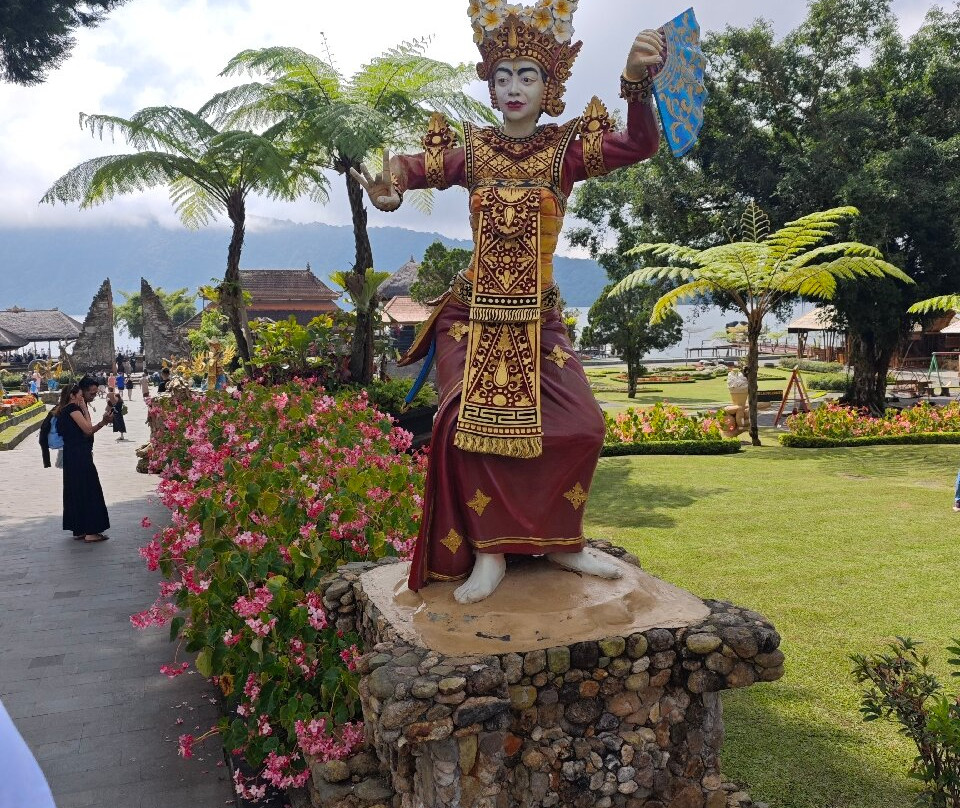 Lovina Tour Transfer-Banjar必去景点