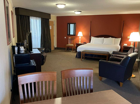 Crossroads Hotel and Event Center