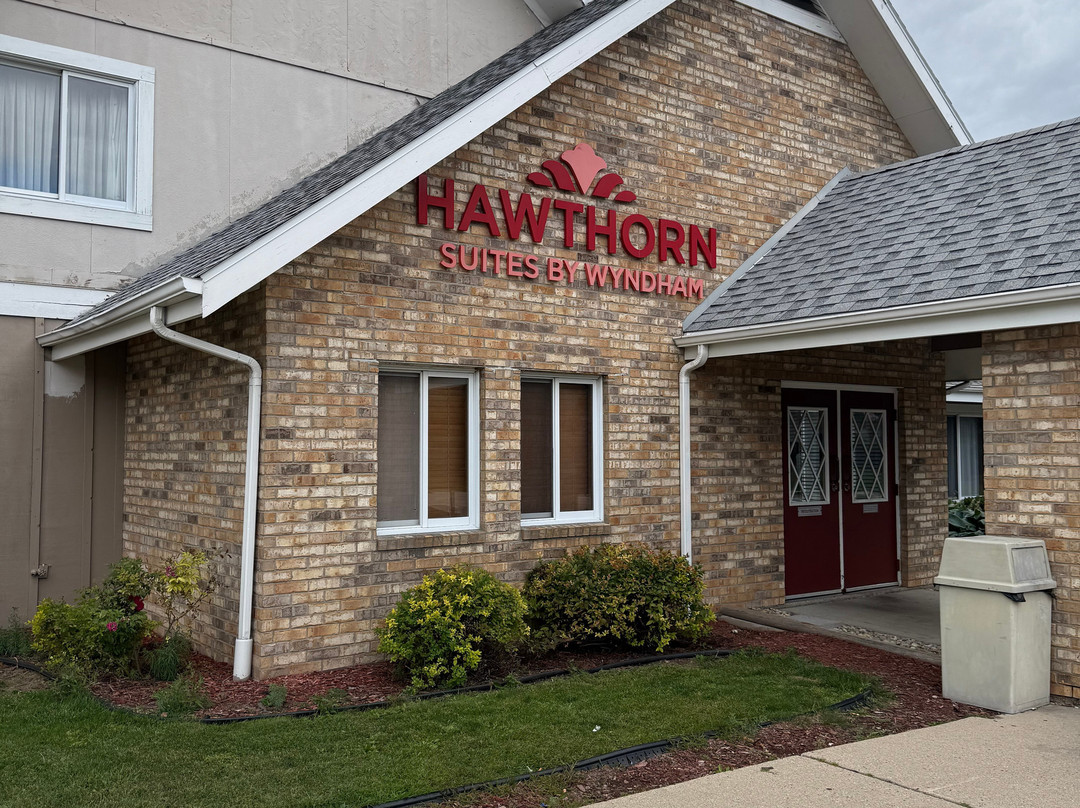 Hawthorn Suites by Wyndham Green Bay主图