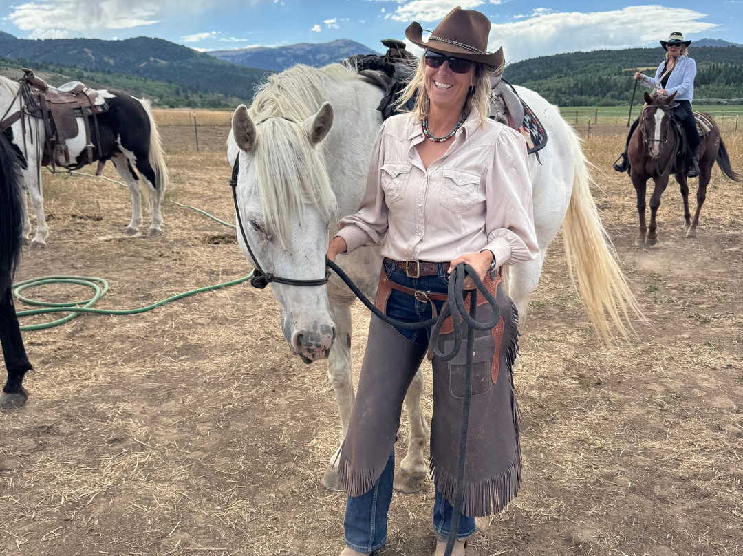 提顿温泉Spa酒店主图