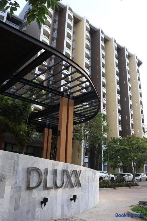 DLUXX Thammasat