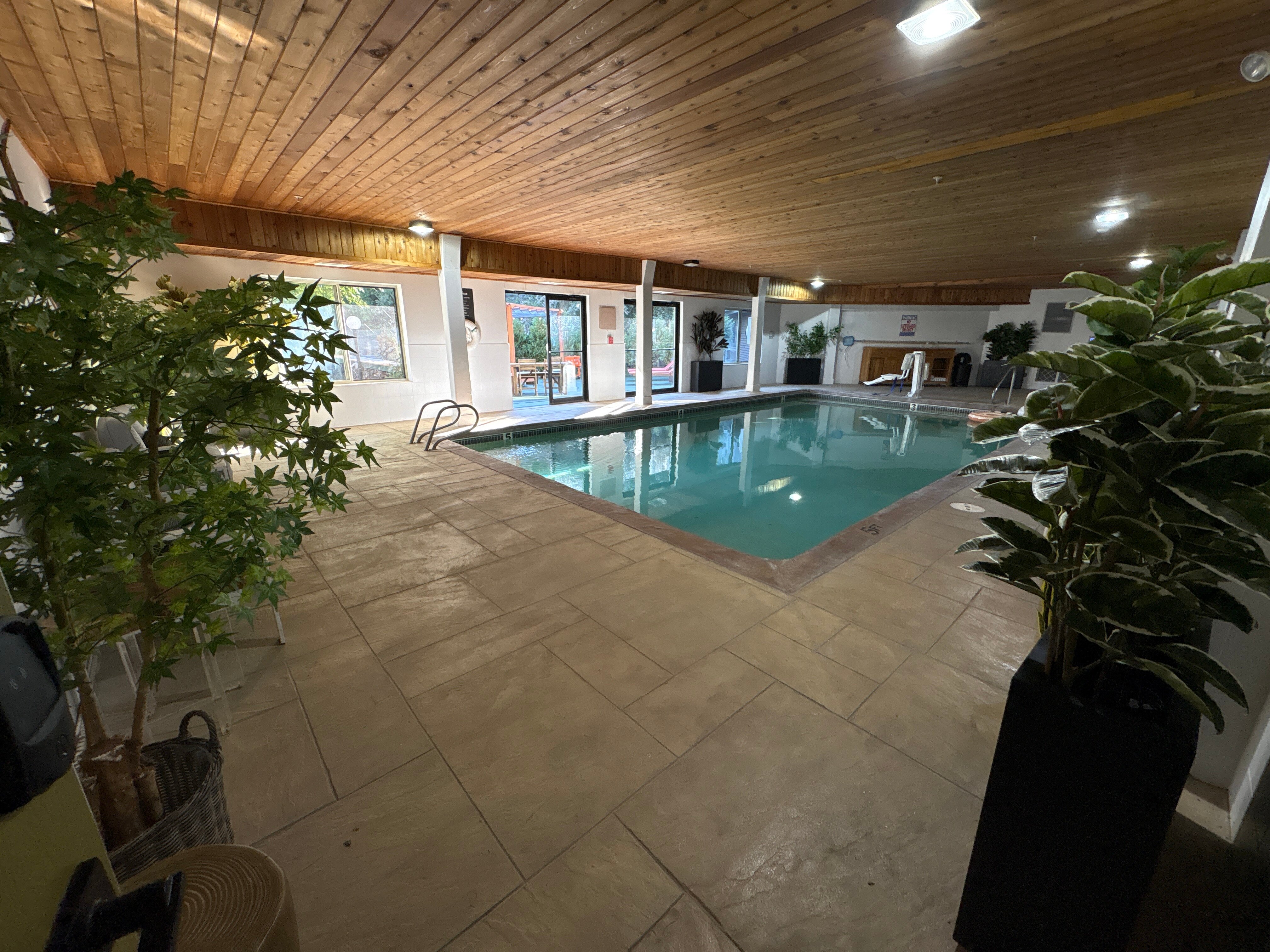 桑纳皮湖酒店-官方