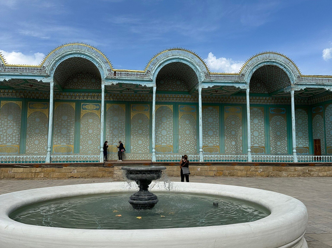 Palace of Moon-like Stars (Sitorai-Mokhi-Khosa)-布哈拉必去景点