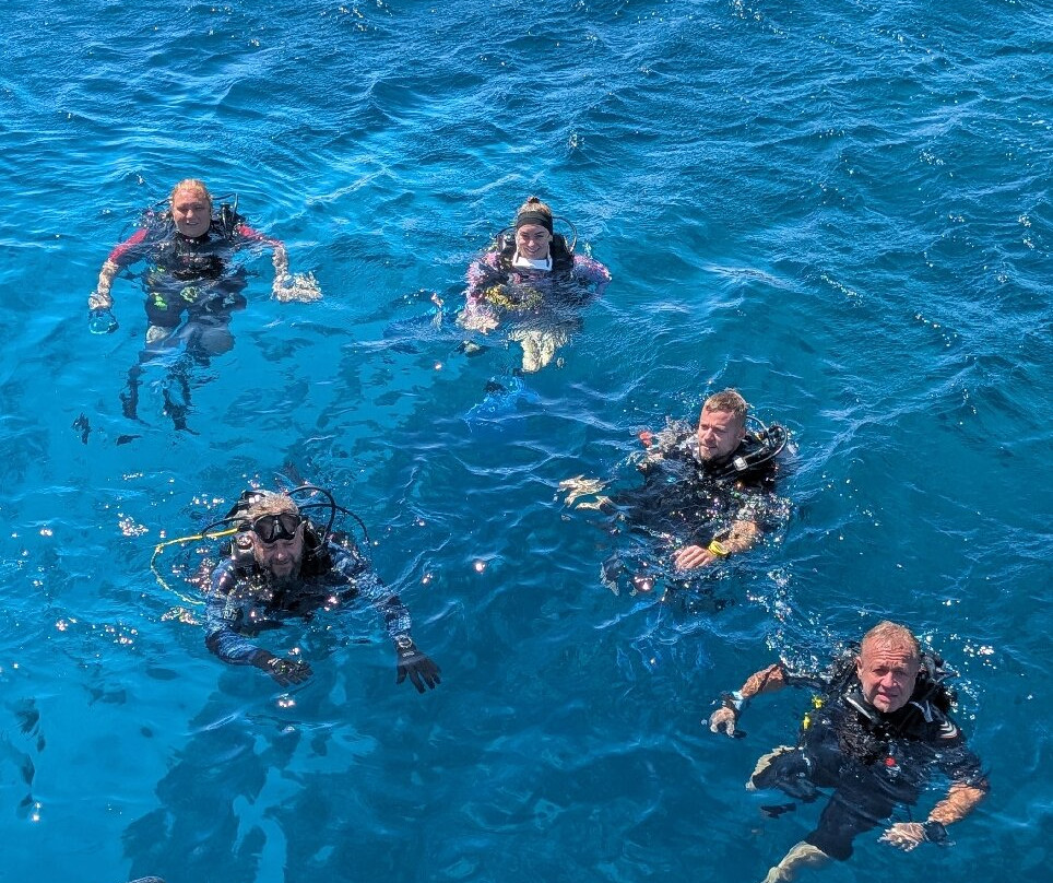 Deep Ocean Blue Diving Center-艾尔可西利亚必去景点