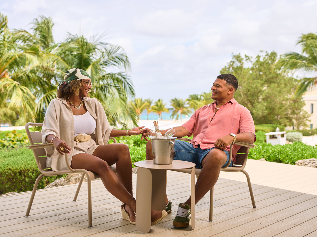 帕帕加海滩成人酒店主图