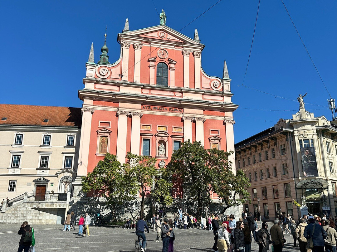 Franciscan Church (Frančiškanska cerkev)-卢布尔雅那必去景点