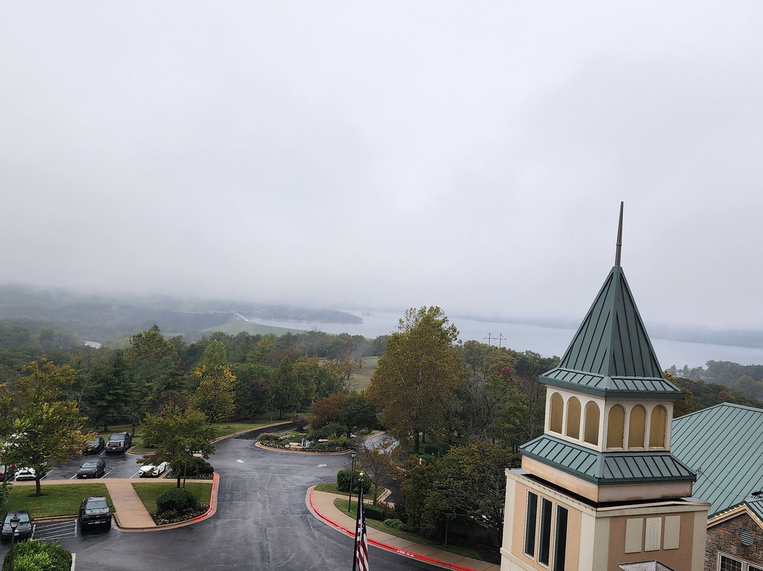 Chateau on the Lake Resort Spa & Convention Center主图