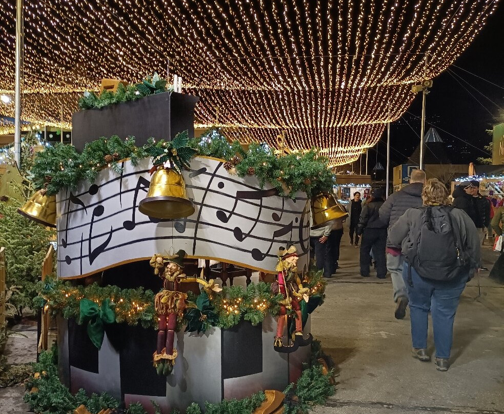 Plaza del Poble-安道尔城必去景点