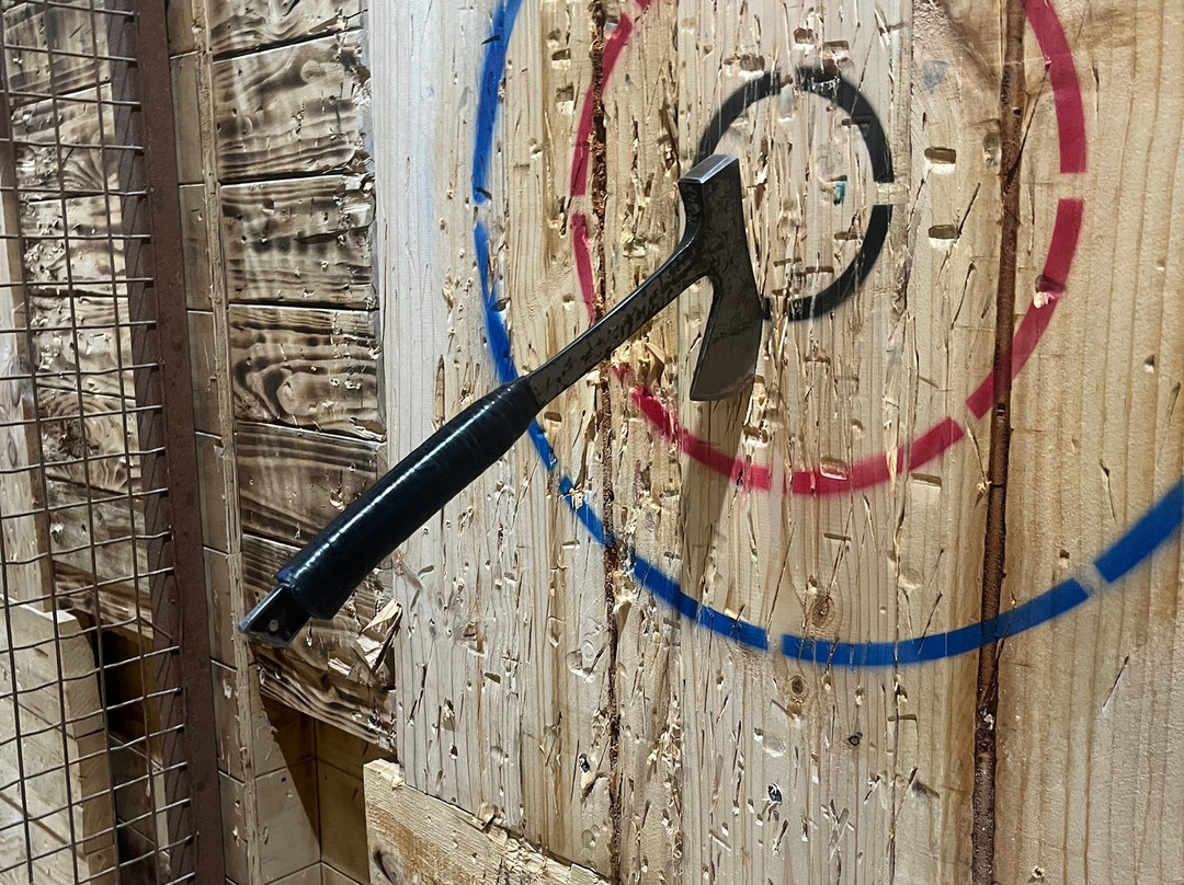 Kiss My Axe Alexandria - Axe Throwing Sydney-悉尼必去景点