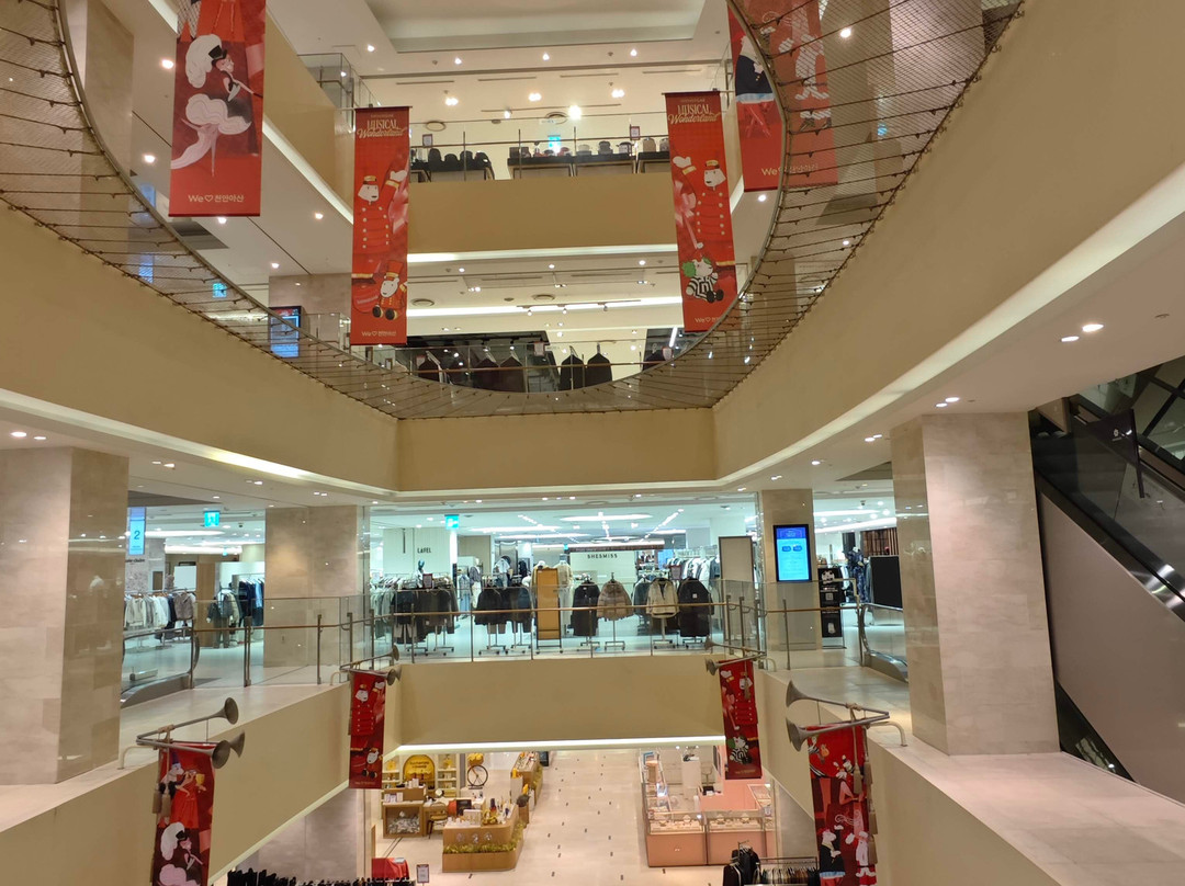 Shinsegae Dept. Store Chungcheong-天安市必去景点