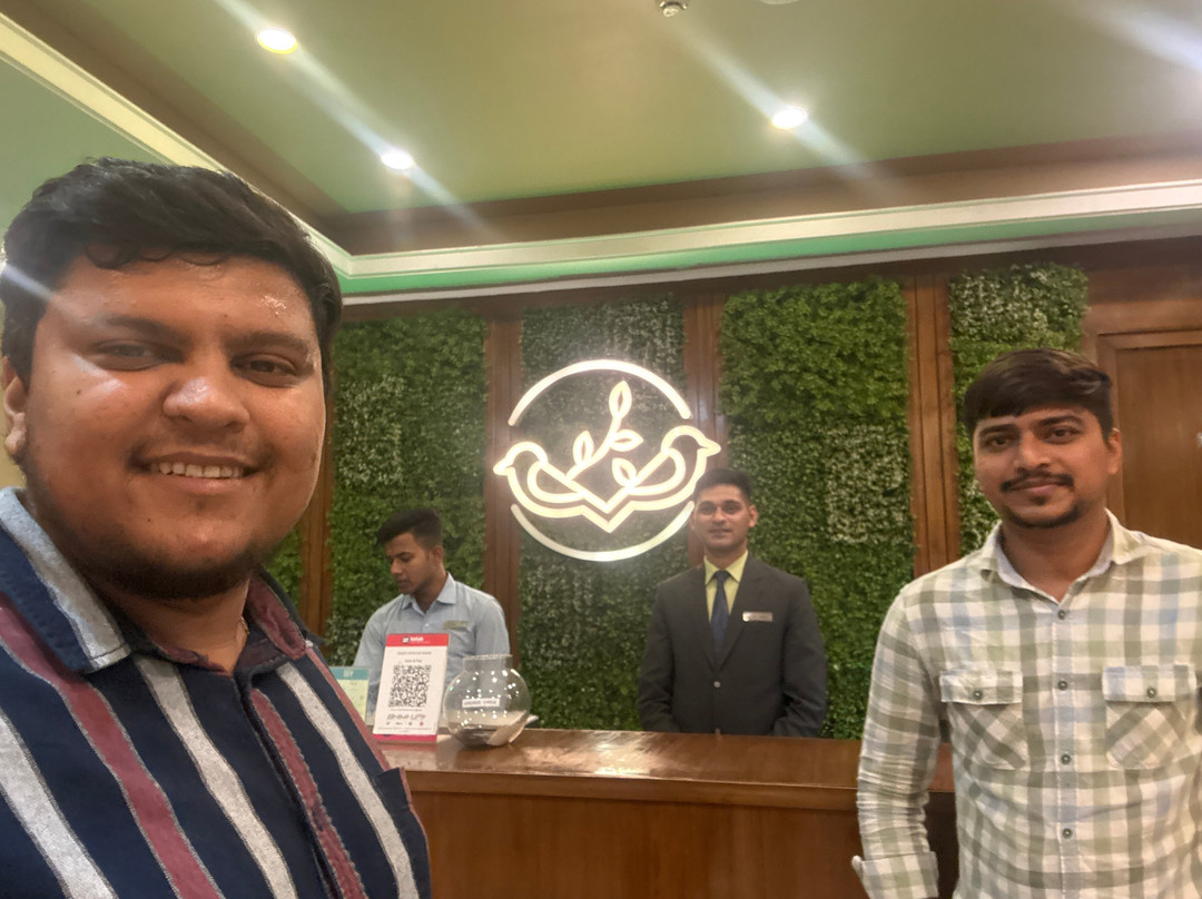 Renest Gandhidham主图