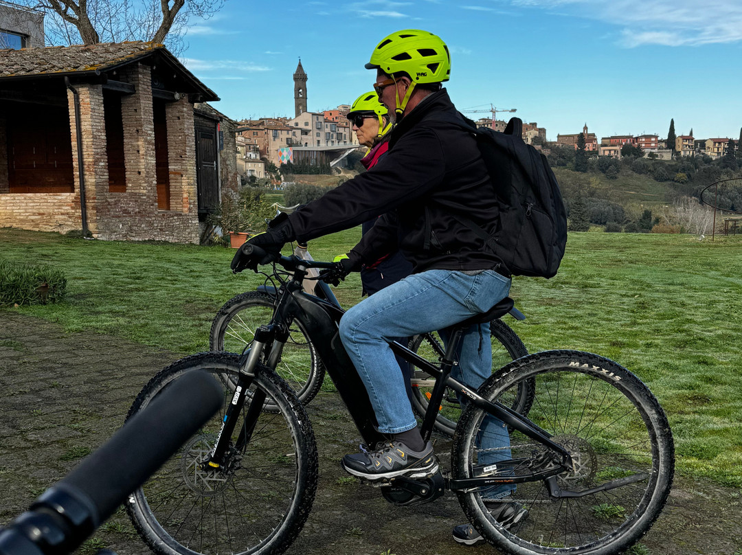 Biking Tuscany Tour-Peccioli必去景点