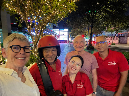 Vespa Rouge-胡志明市必去景点