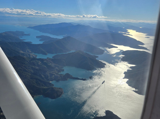 Golden Bay Air-塔卡卡必去景点