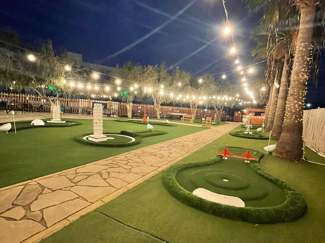 Putt Putt Mini Golf And Garden Bar-Oroklini必去景点