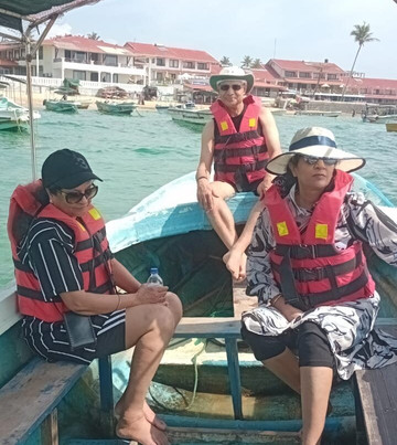 Snorkeling with Sandaru-希克杜沃必去景点