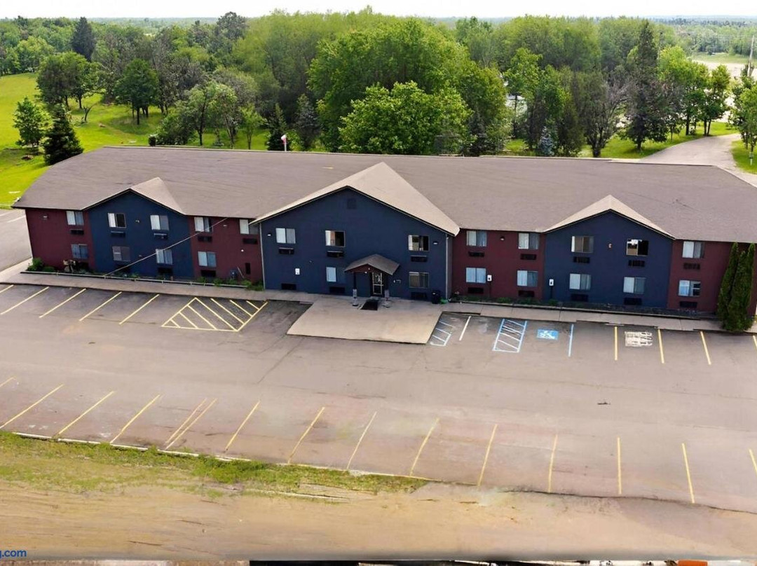 Hibbing Inn & Suites