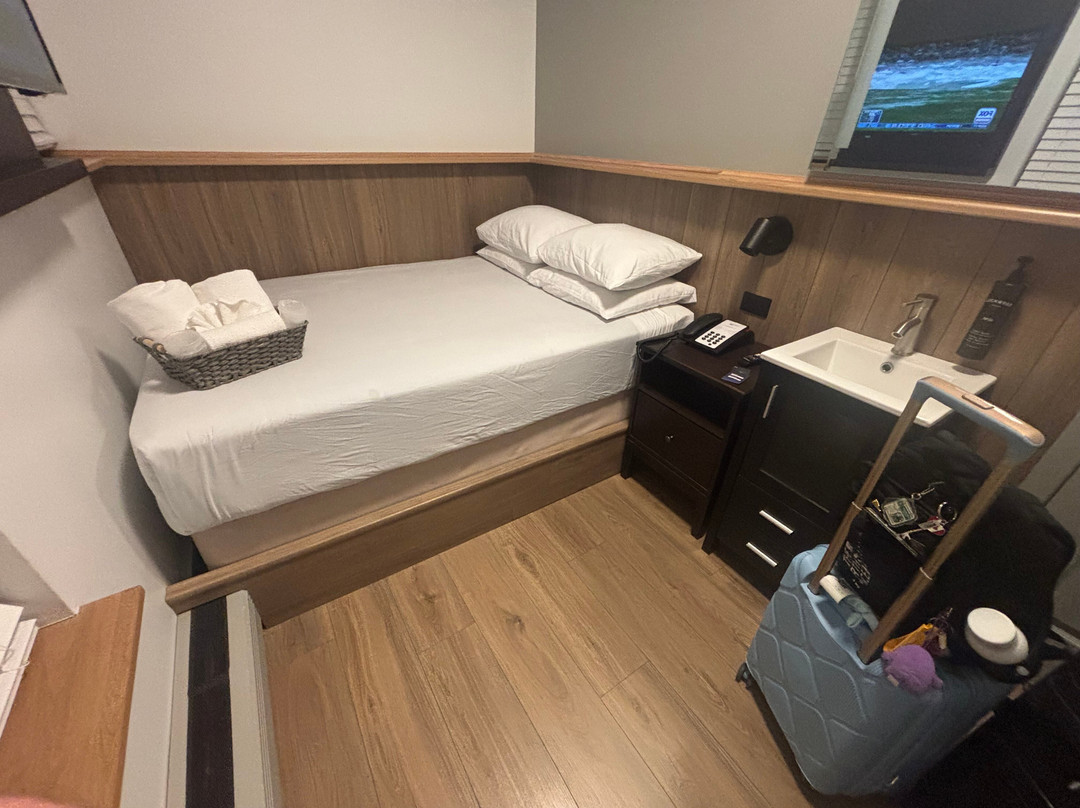 亚美利卡纳旅馆主图