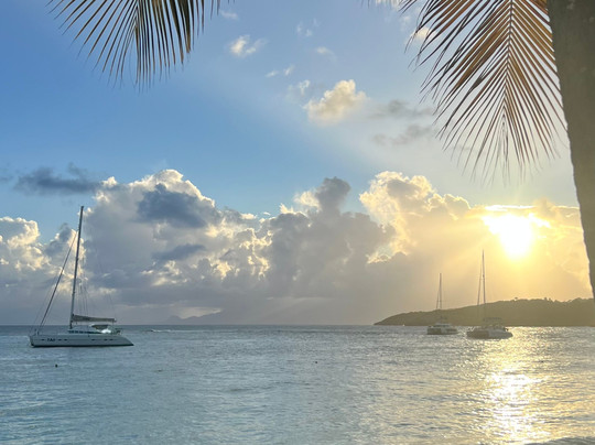 Plage de La Caravelle-Sainte-Anne必去景点