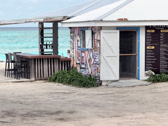 Papa J Tours-Cockburn Town必去景点
