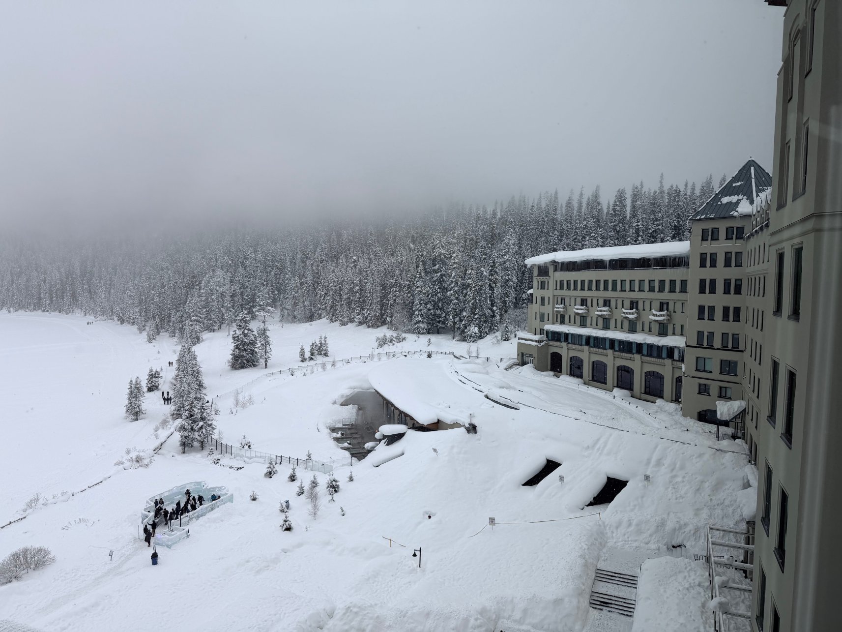 露易丝湖费尔蒙城堡酒店-酒店景观