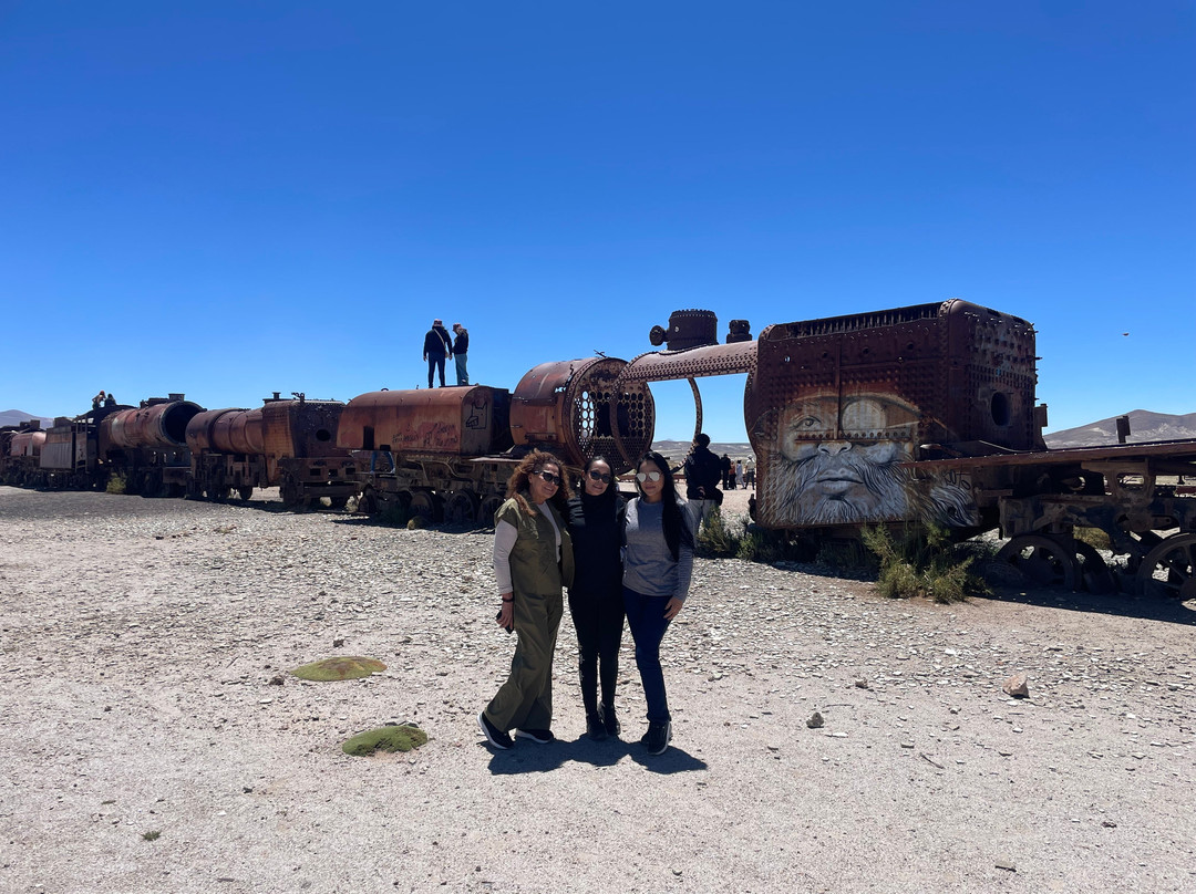 Discovery Colored Lagoons-乌尤尼必去景点