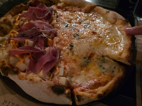 Pizzería popular Vgb