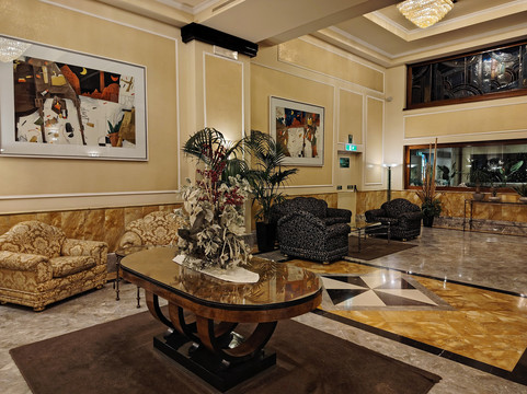 维多利亚大酒店主图