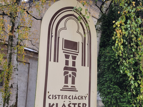 Osek Monastery-Osek必去景点