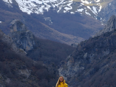 Escuela Asturiana de Surf-利亚内斯必去景点