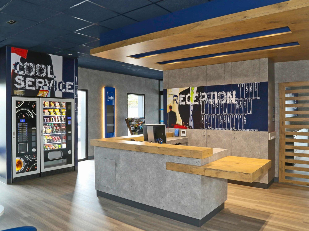 宜必思快捷亚眠中心火车站酒店主图