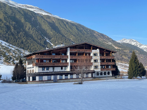 蒂罗尔阿尔卑斯山酒店主图