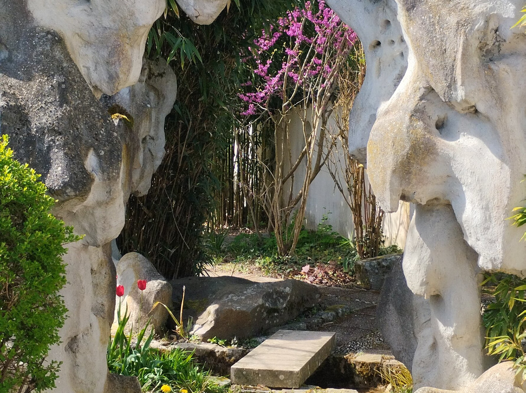 Jardin Yili-Saint-Remy-l'Honore必去景点