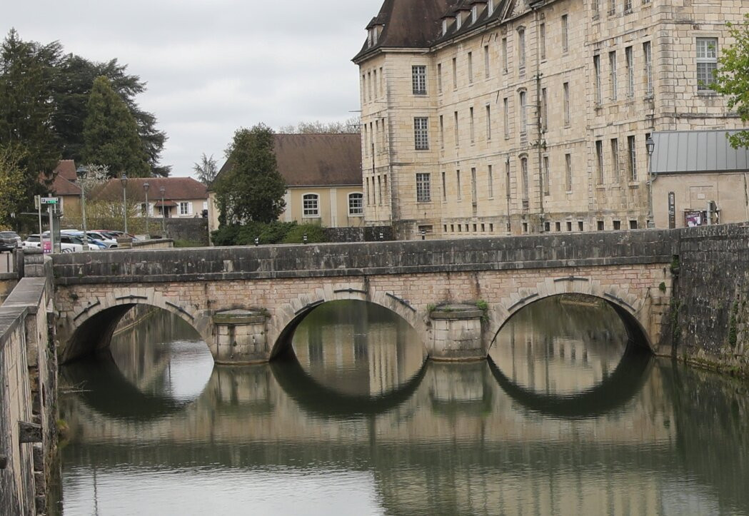 Pont Charles Nodier-多勒必去景点