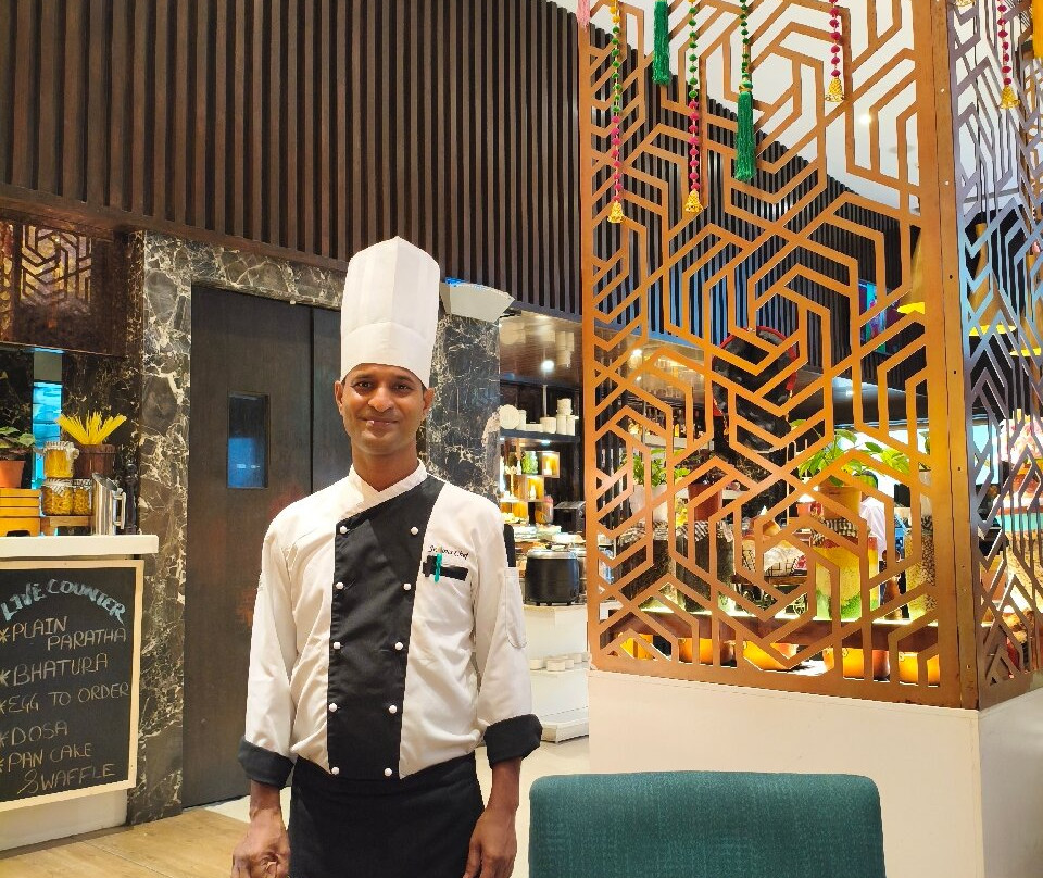 孟买金翅雀酒店主图