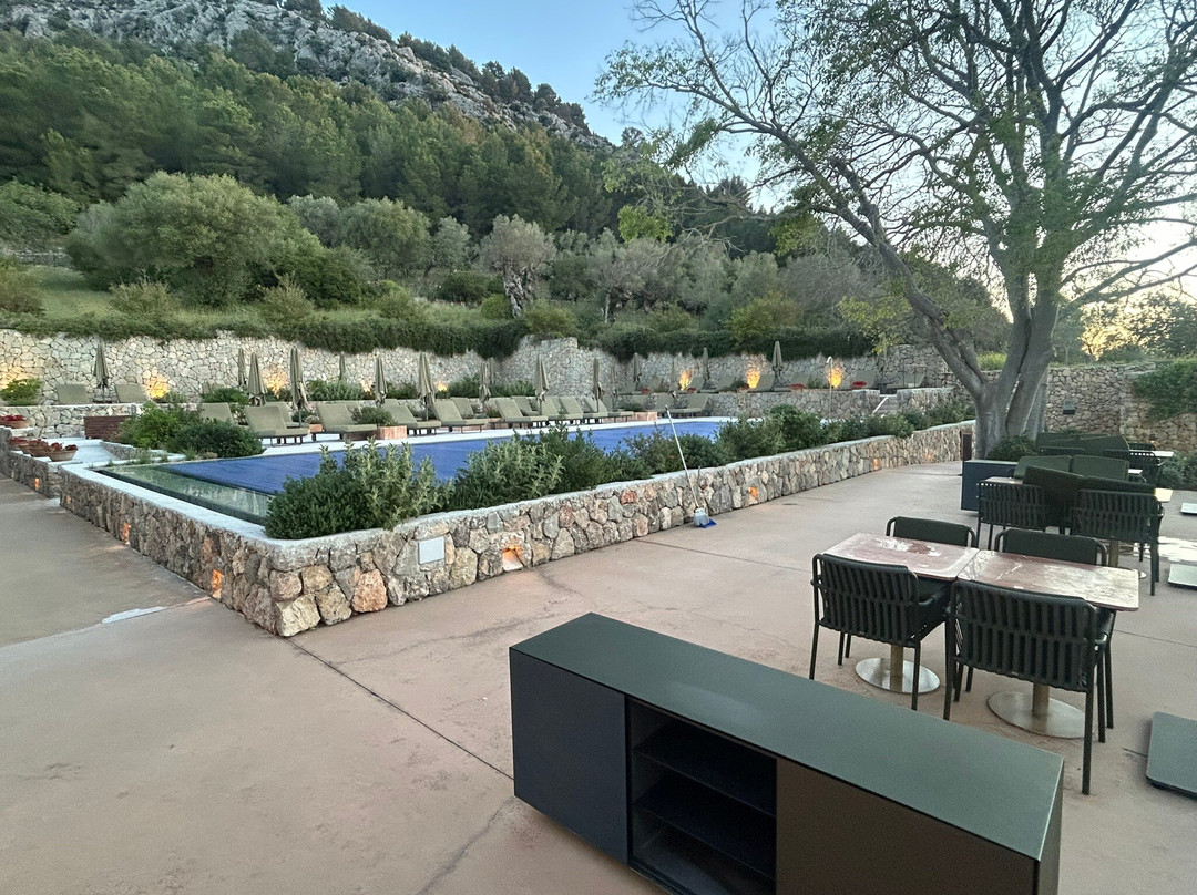 桑布鲁尔水疗酒店主图