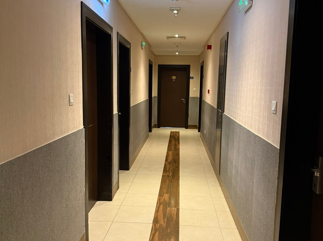 路马吉水疗套房酒店主图